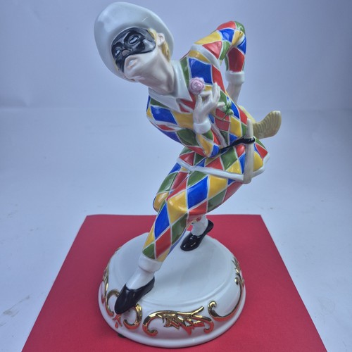 Statuina mascherata arlecchino
